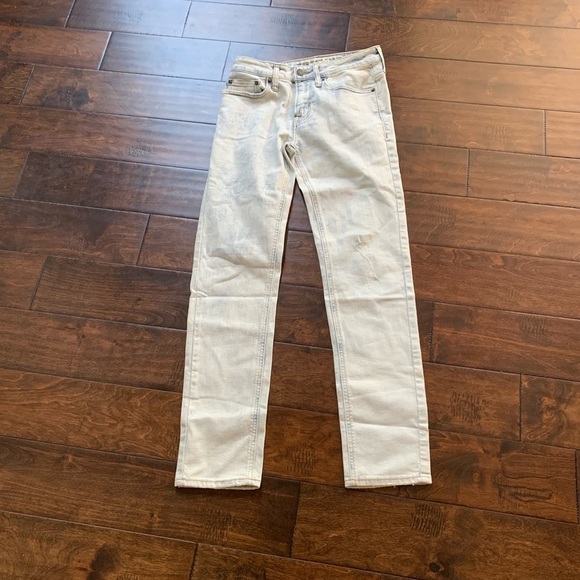 {American Eagle} Blue and White Jeans Extreme Flex‎